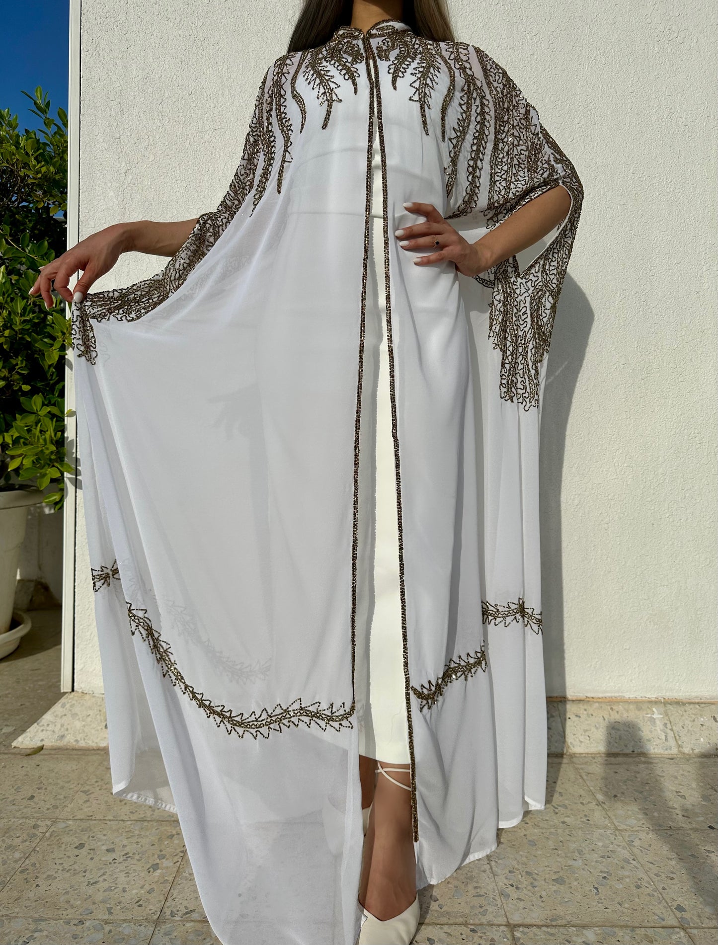 LONG WHITE CAPE